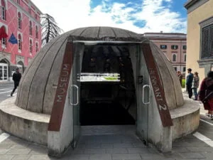 Bunk art museum