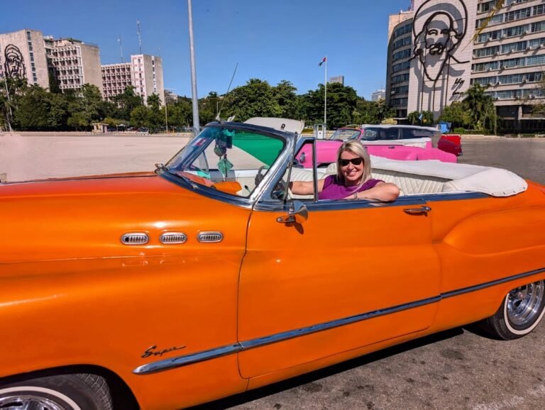 Classic car tour Havana, Cuba