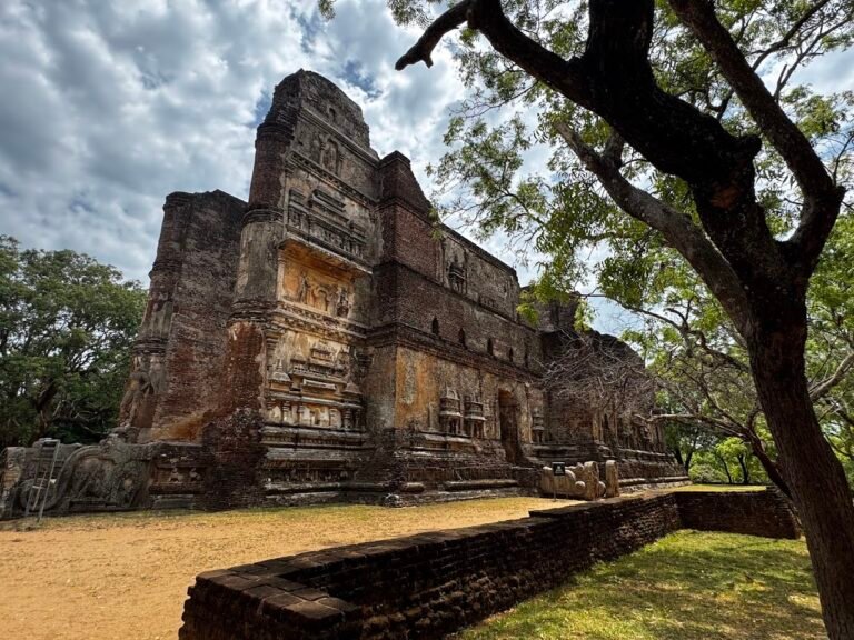 Lankathilaka Image House, Polonnaruwa