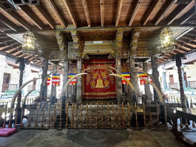 Tenple of the Sacred Tooth Relic