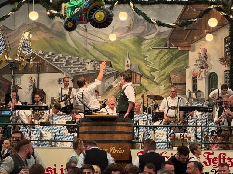Band at Herbstfest Rosenheim