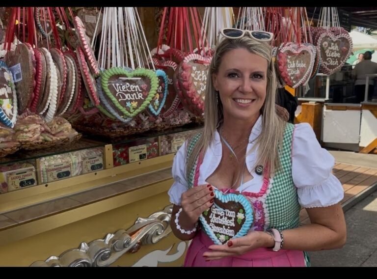 Lebkuchenherzen cookie at Herbstfest, Rosenheim