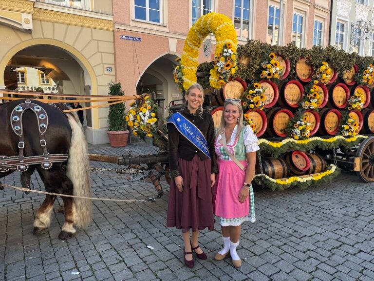 Amy with Miss Herbstfest, Rosenheim